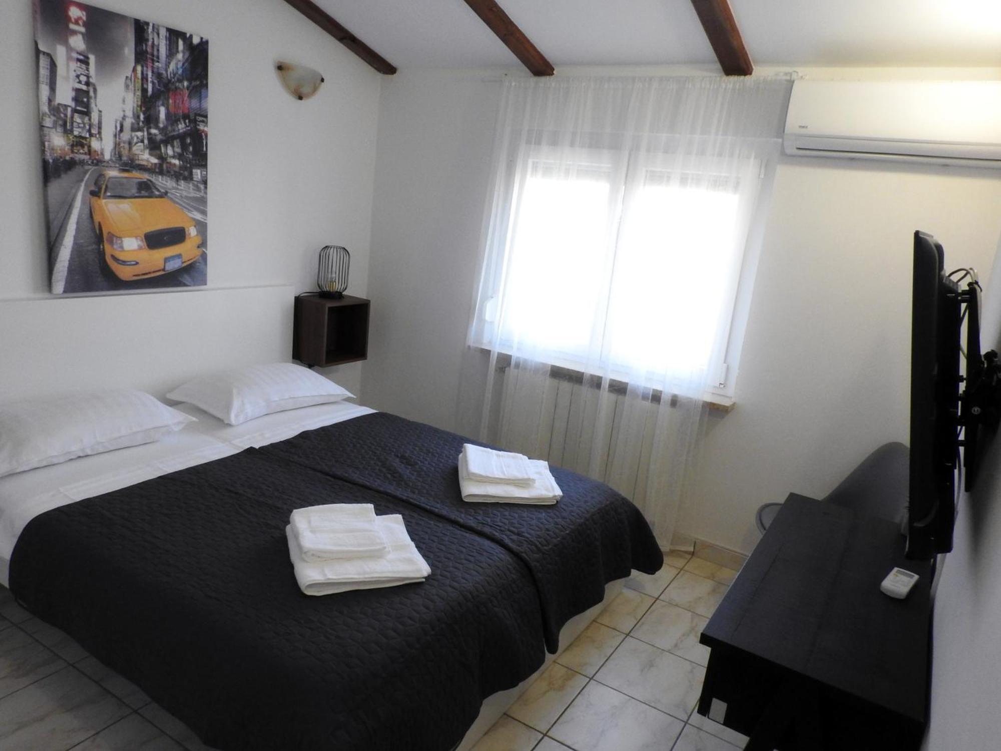Apartman Ines- Stinjan Pola Esterno foto
