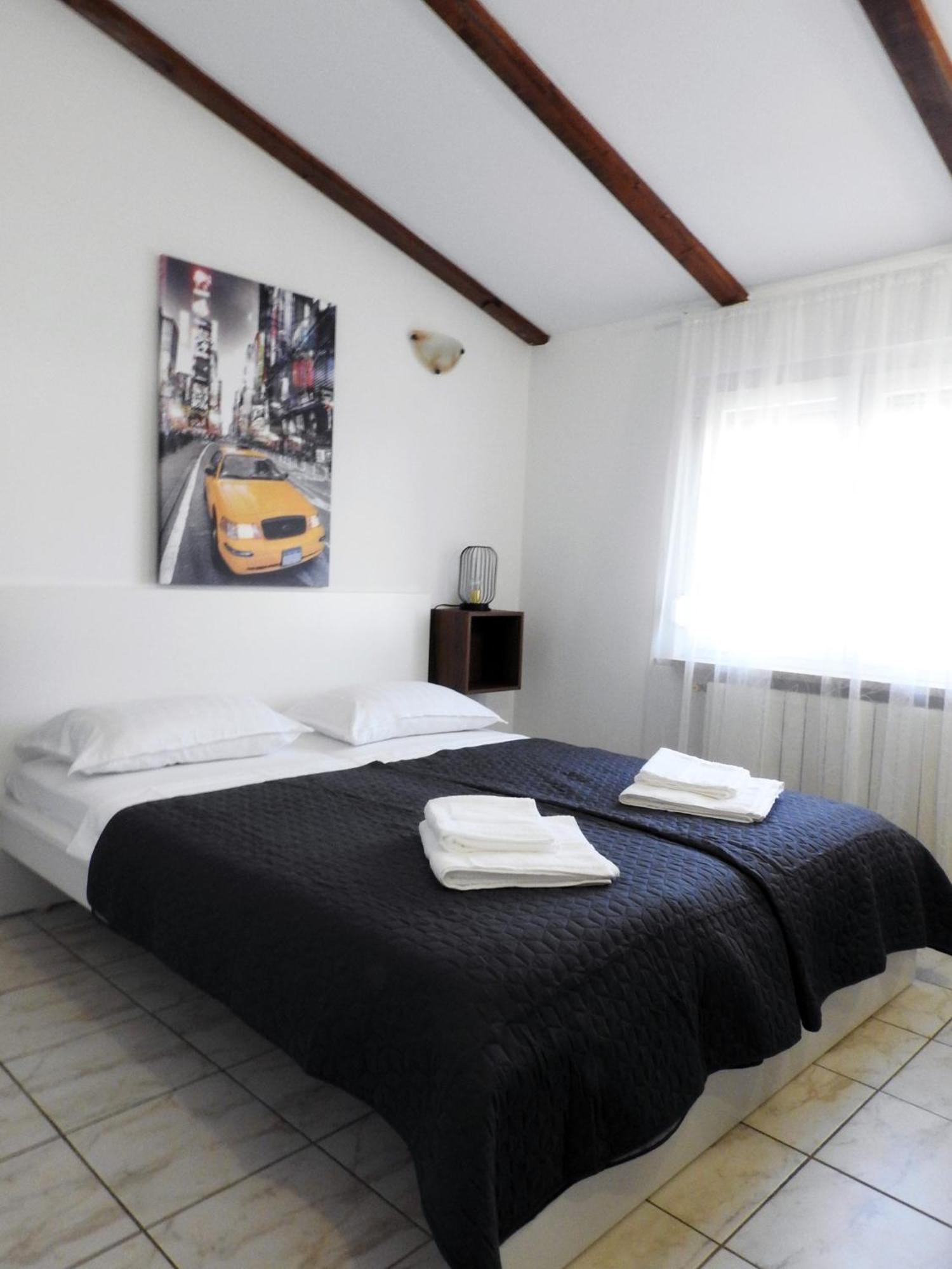 Apartman Ines- Stinjan Pola Esterno foto